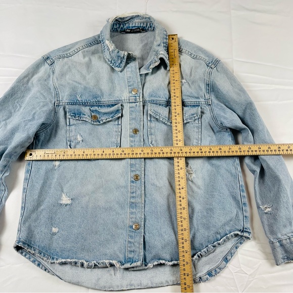 Zara - Oversized Light Wash Long Sleeve Distressed Denim Jean Jacket size:M - Picture 16 of 16
